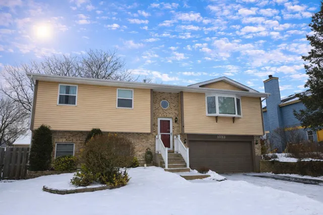 $350,000 | 1033 White Pine Drive, Antioch, IL 60002