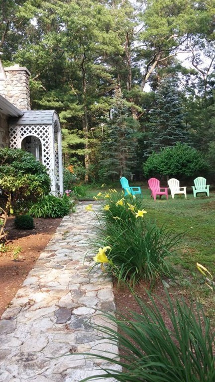 6 Pomeroy Road Andover, MA 01810 - Photo 4 of 6
