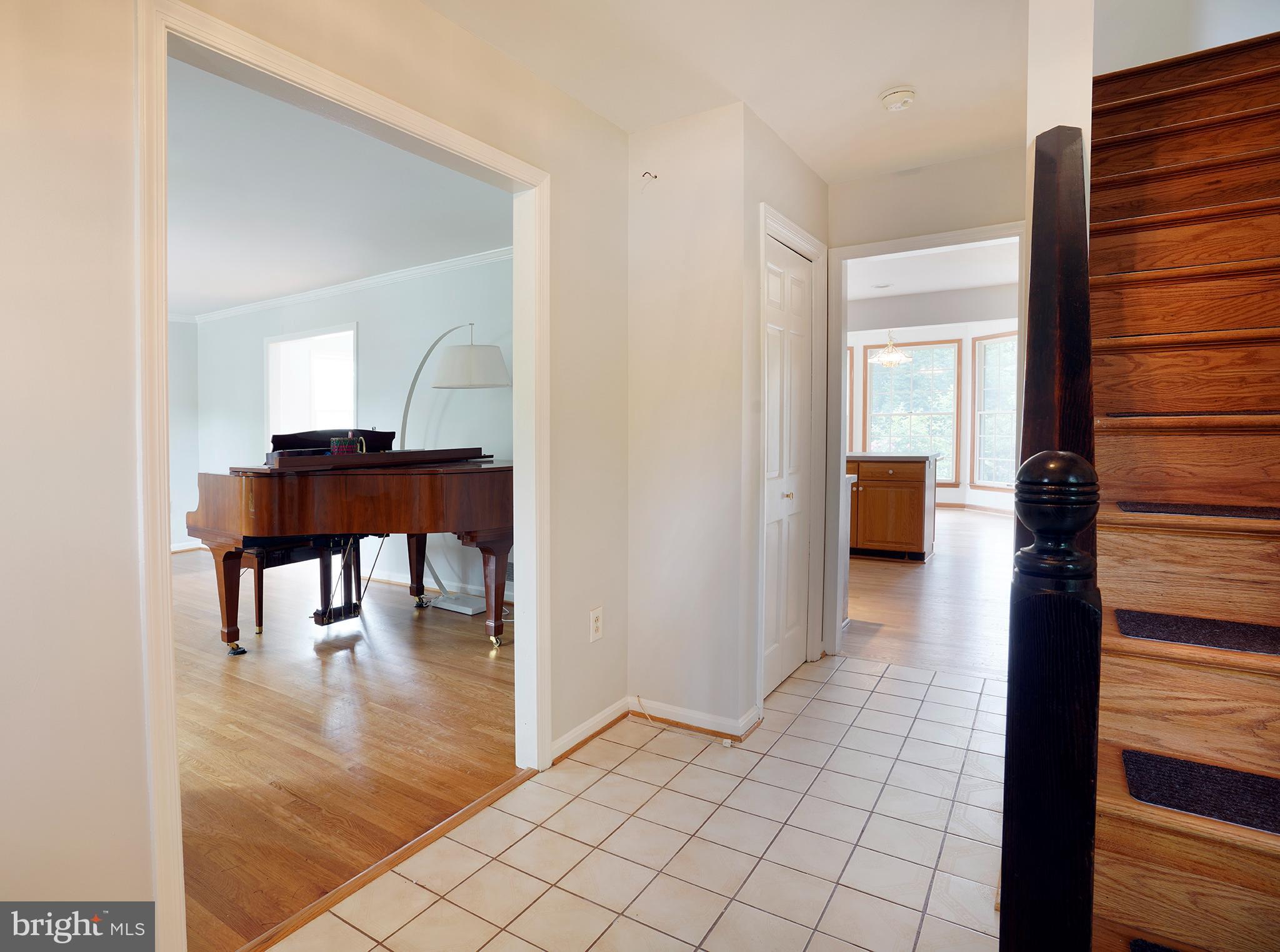 812 Ramshead Circle Cockeysville, MD 21030 - Photo 3 of 35