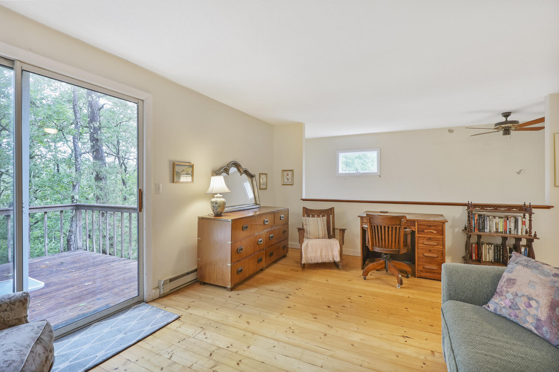 20 Pine Valley Road Wellfleet, MA 02667 - Photo 14 of 52 a living room with furniture