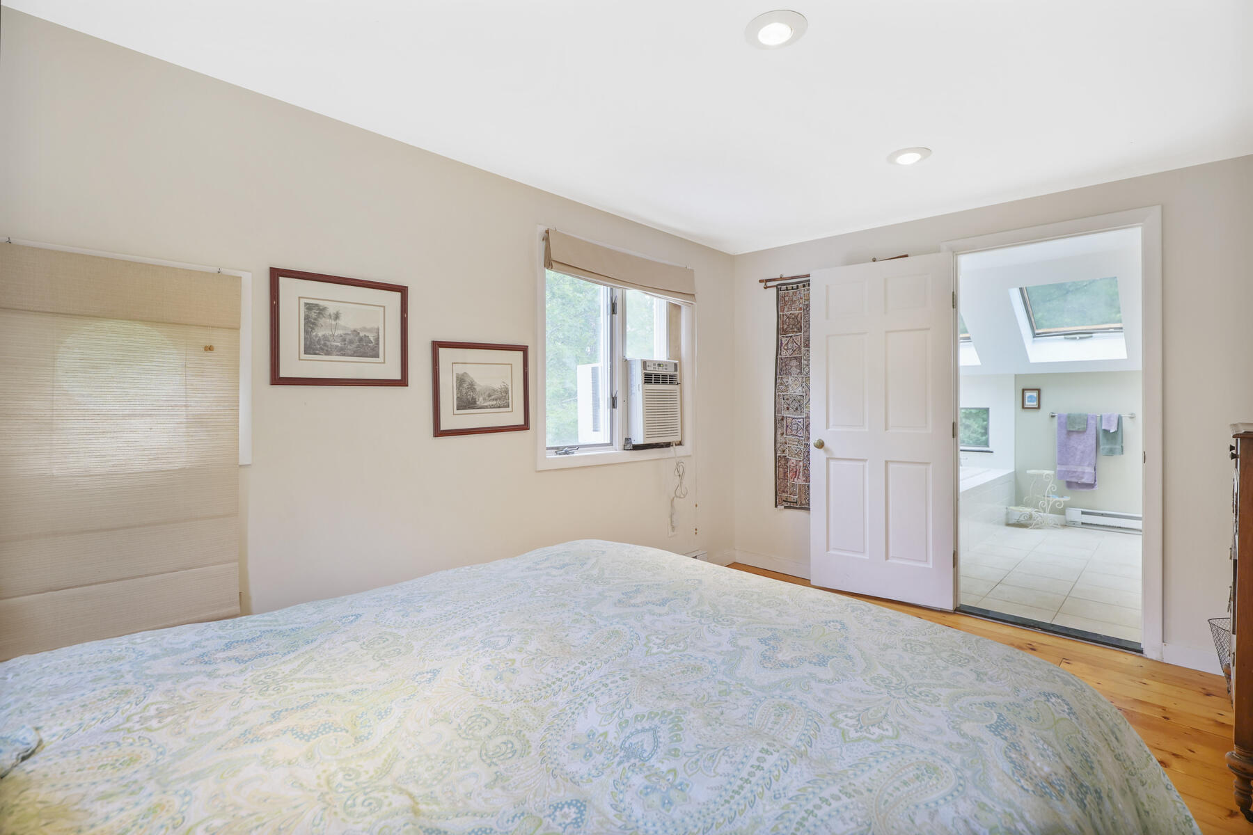 20 Pine Valley Road Wellfleet, MA 02667 - Photo 16 of 52 a view of a big room with closet and windows