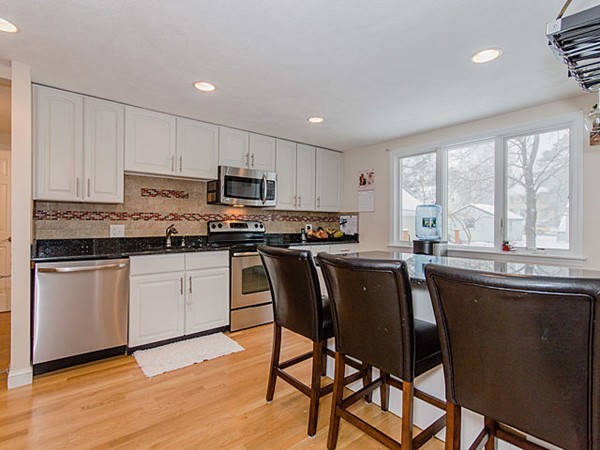 100 Temple Road Waltham, MA 02452 - Photo 4 of 27 Gallery Image 4