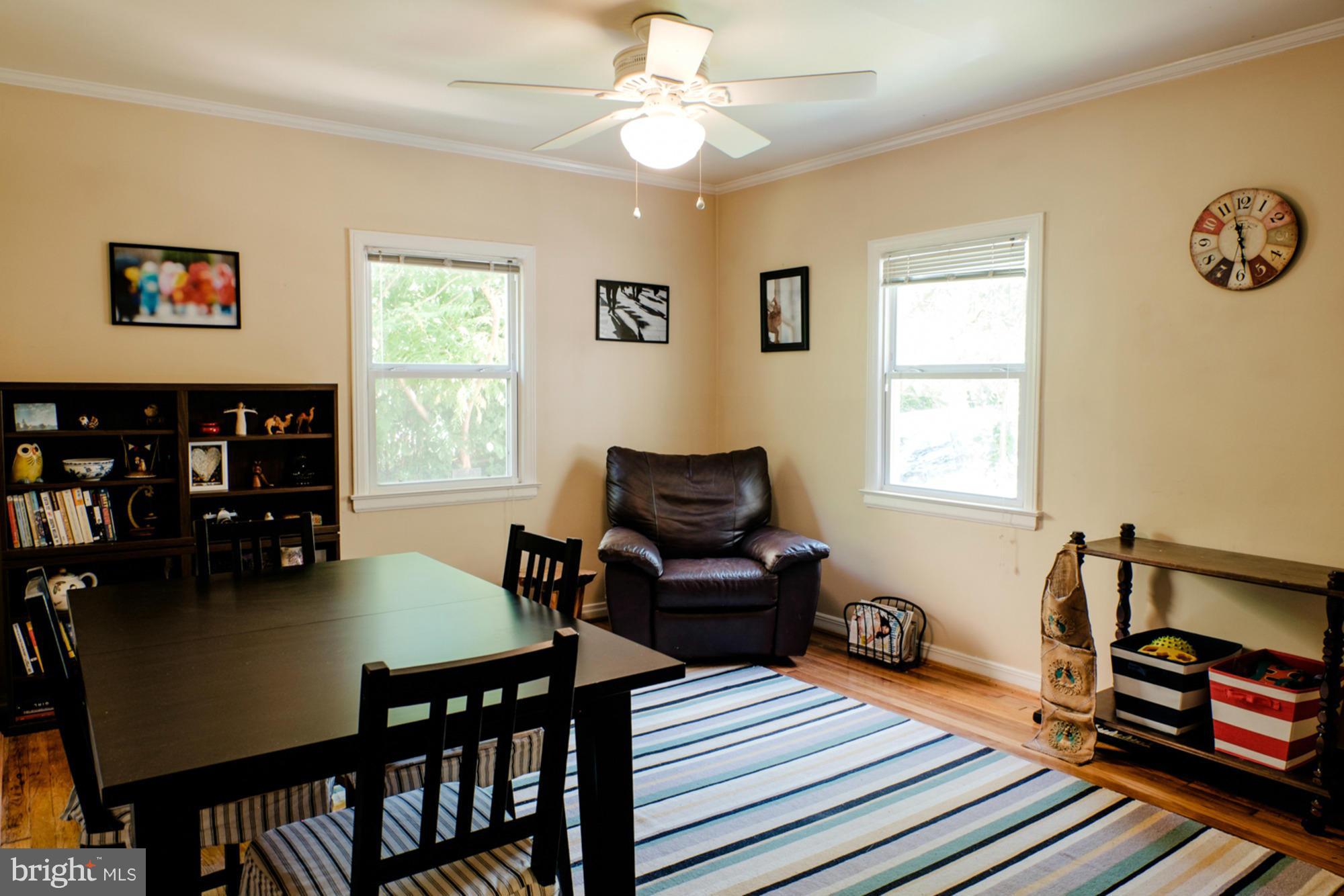 11402 Idlewood Road Silver Spring, MD 20906 - Photo 5 of 20 Living Room