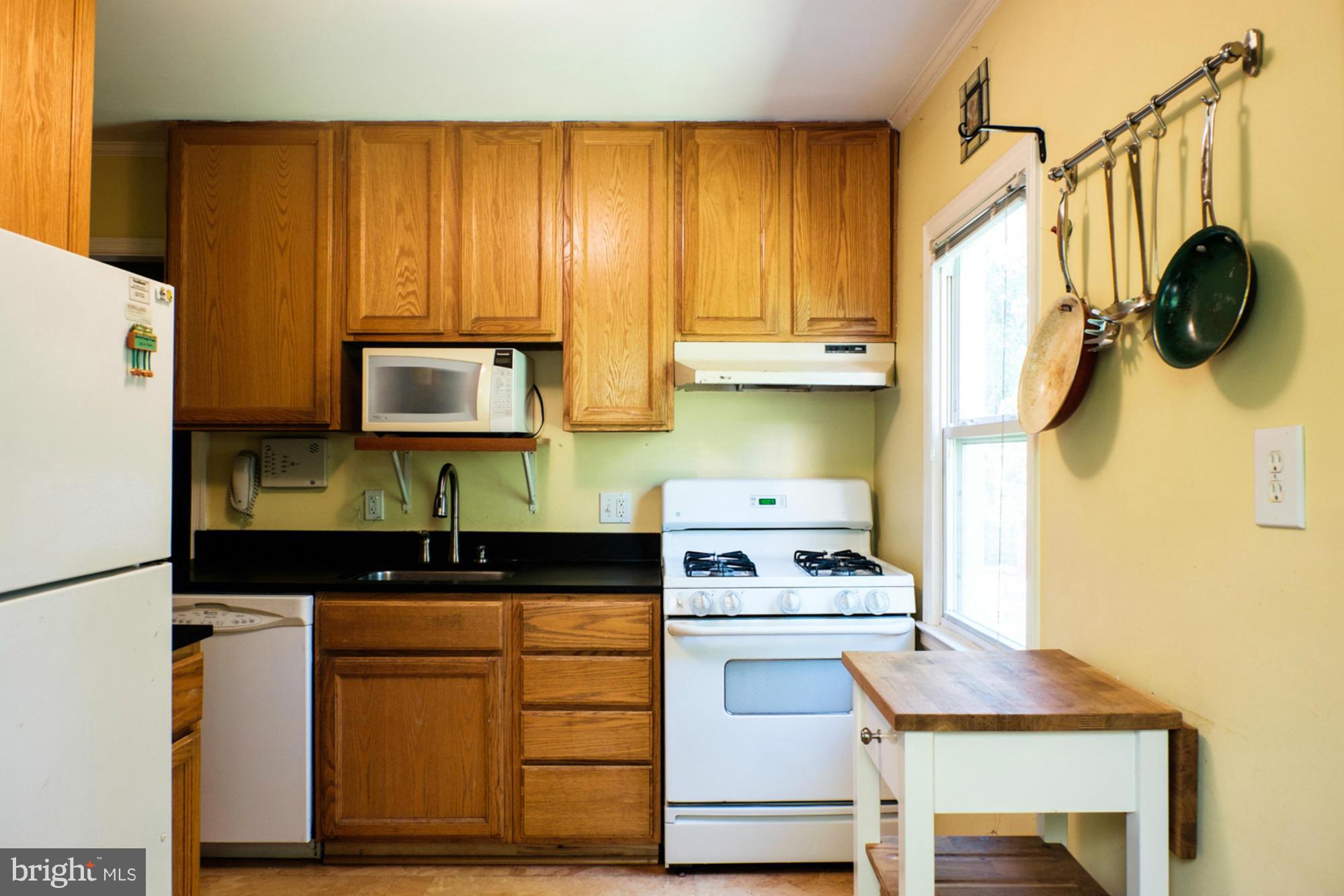 11402 Idlewood Road Silver Spring, MD 20906 - Photo 7 of 20 Kitchen