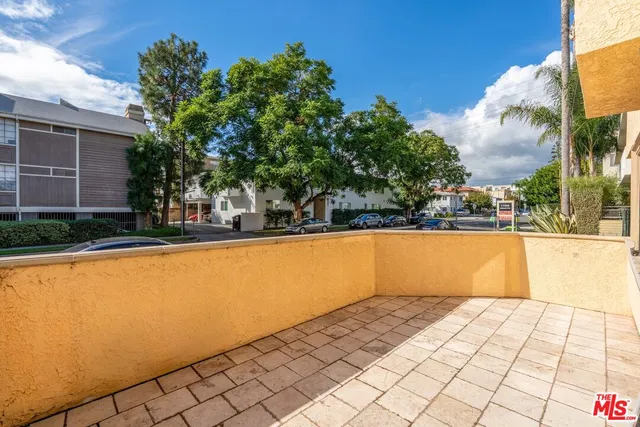 $850,000 | 1716 Brockton Avenue, Unit 101, Los Angeles, CA 90025