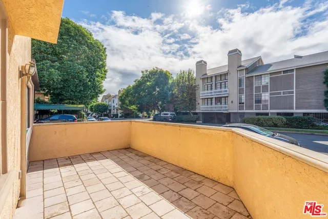 $850,000 | 1716 Brockton Avenue, Unit 101, Los Angeles, CA 90025