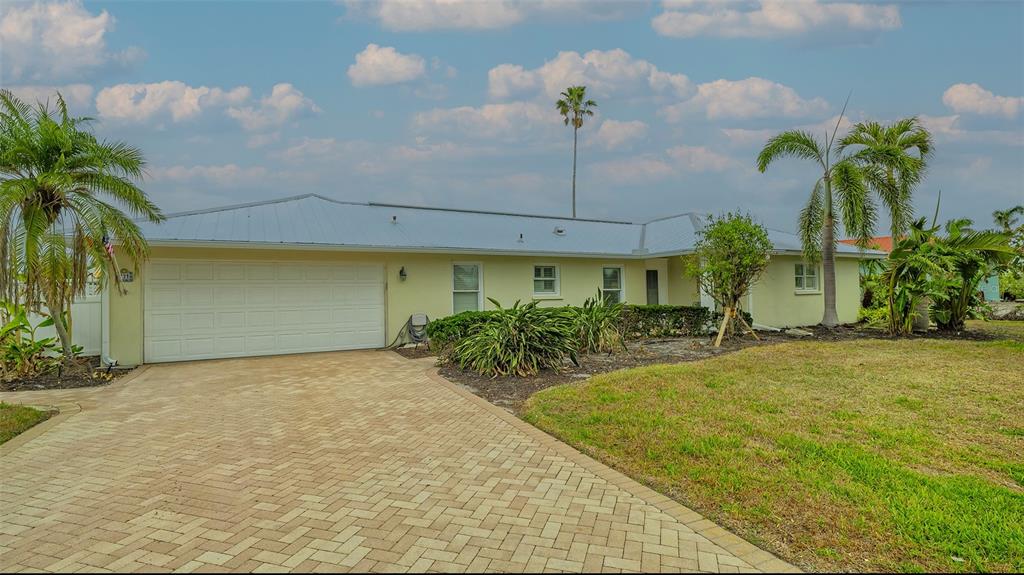 721 Old Compass Road Longboat Key, FL 34228 - Photo 2 of 25