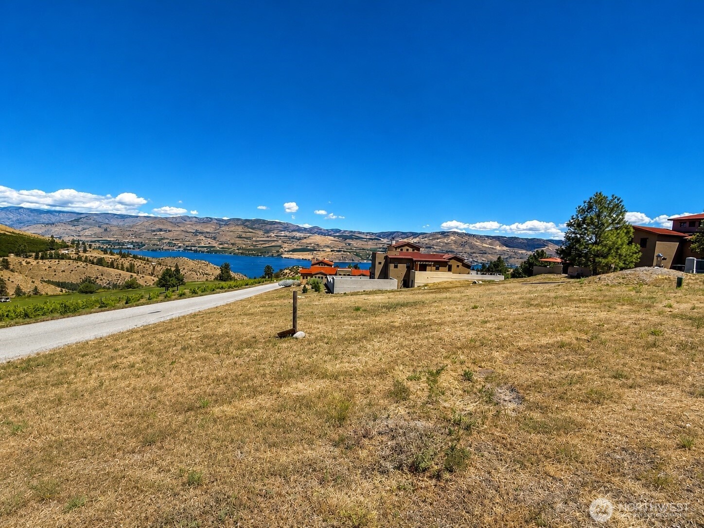 202 Bandera Way Chelan, WA 98816 - Photo 4 of 10