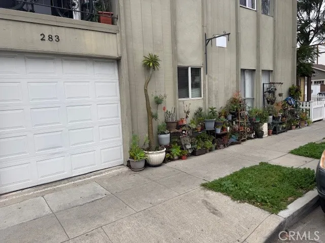 $1,995 | 283 Redondo Avenue, Long Beach, CA 90803