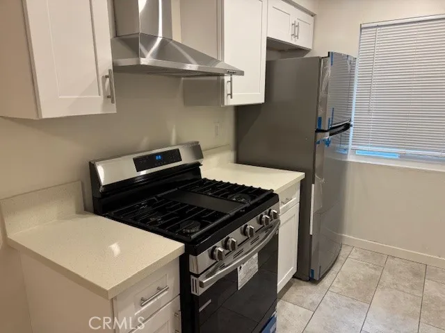 $1,995 | 283 Redondo Avenue, Long Beach, CA 90803