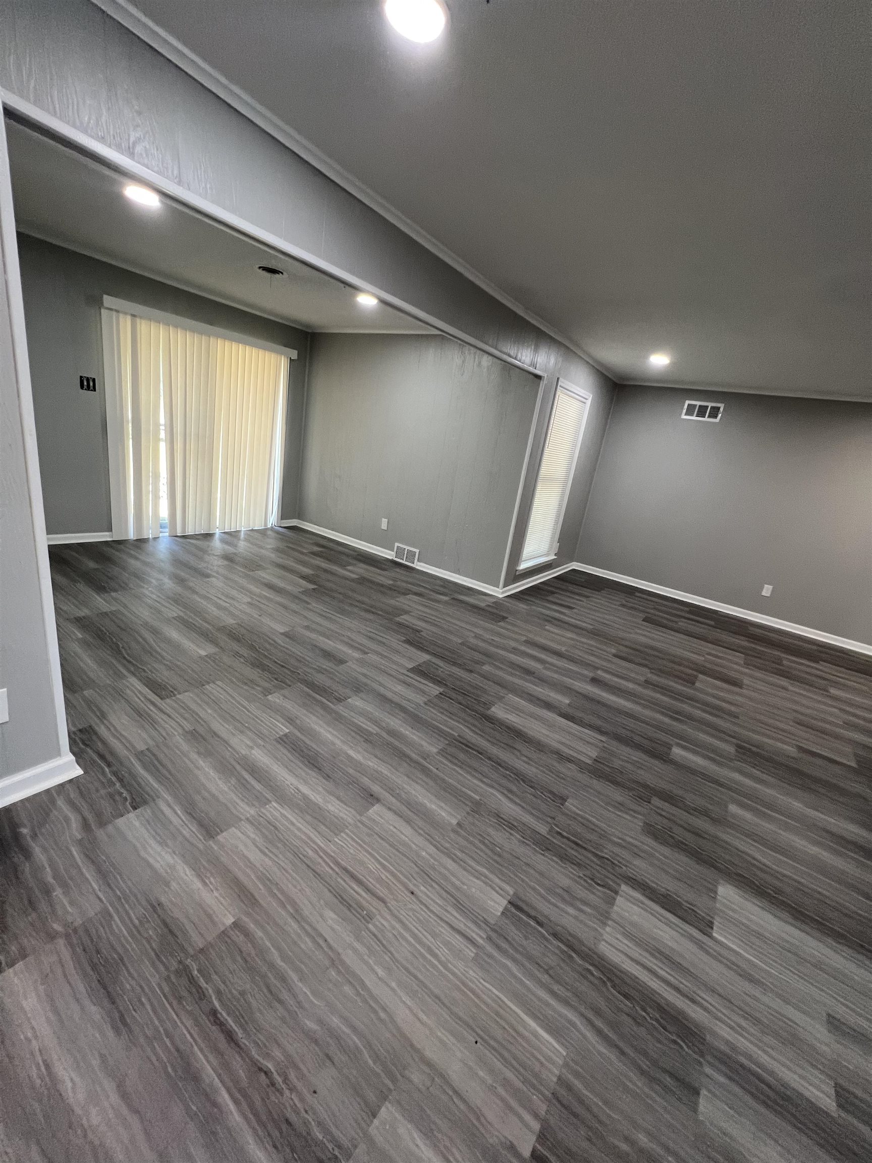 1118 Star Line Road Memphis, TN 38109 - Photo 2 of 12 Gallery Image 2