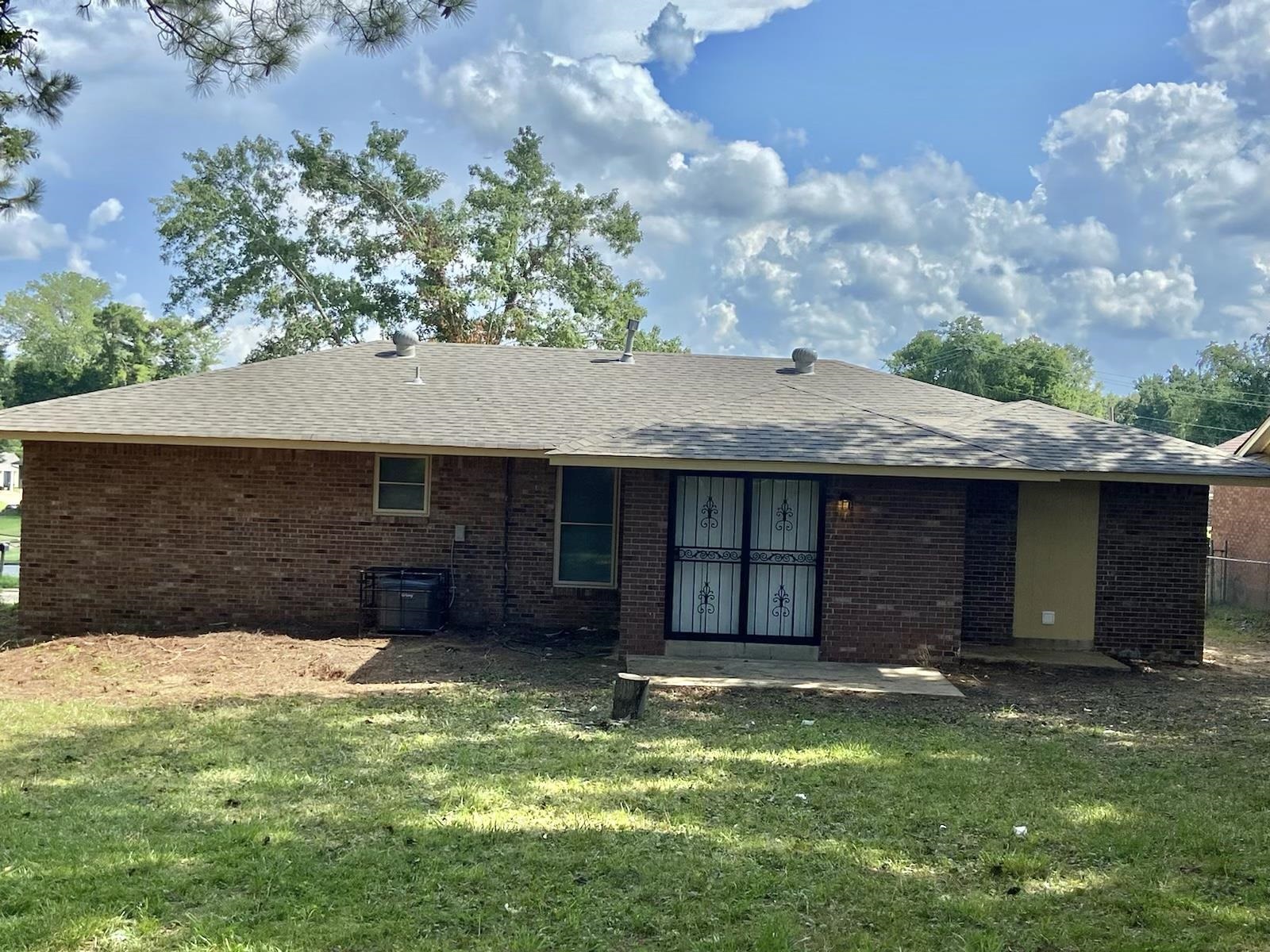 1118 Star Line Road Memphis, TN 38109 - Photo 5 of 12 Gallery Image 5