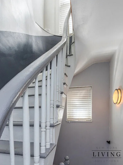 265 West 30th Street Manhattan, NY 10001 - Photo 7 of 20 a view of entryway