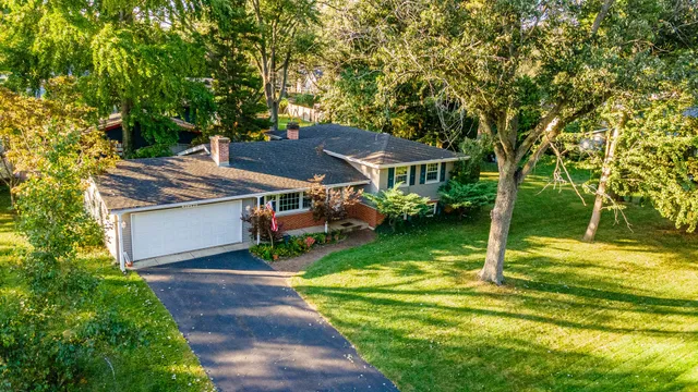 $474,900 | 3S240 Burr Oak Drive, Glen Ellyn, IL 60137