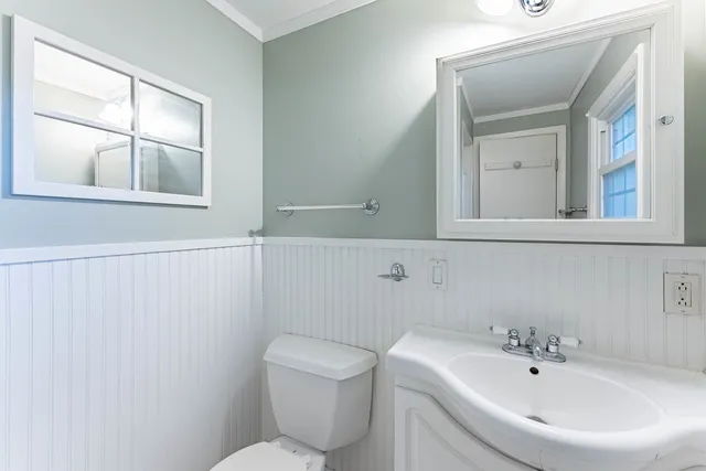 $474,900 | 3S240 Burr Oak Drive, Glen Ellyn, IL 60137