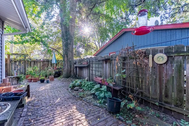 $474,900 | 3S240 Burr Oak Drive, Glen Ellyn, IL 60137