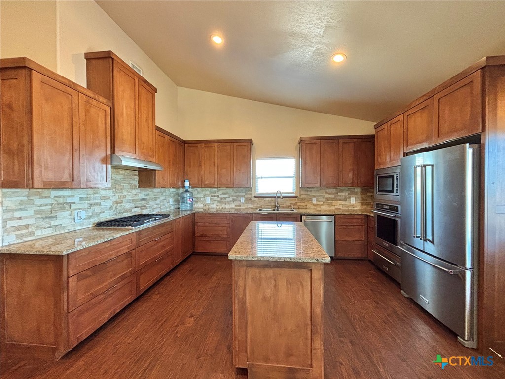 174 Riley Lane Port O'Connor, TX 77982 - Photo 16 of 47