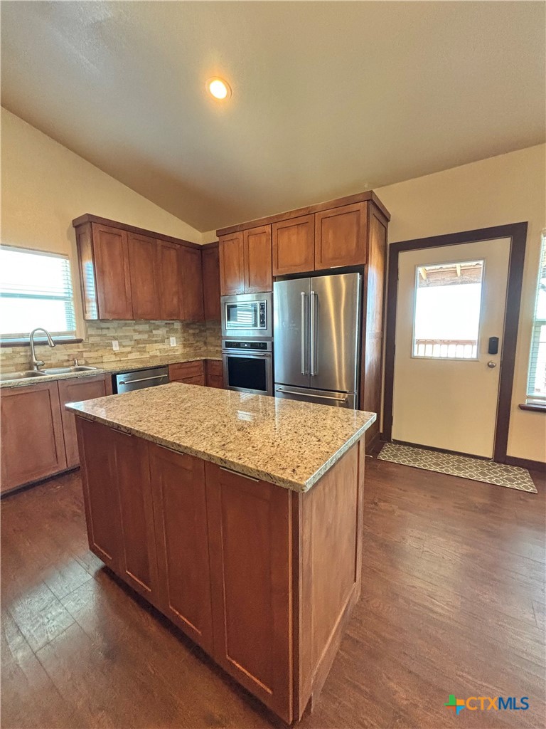 174 Riley Lane Port O'Connor, TX 77982 - Photo 9 of 47