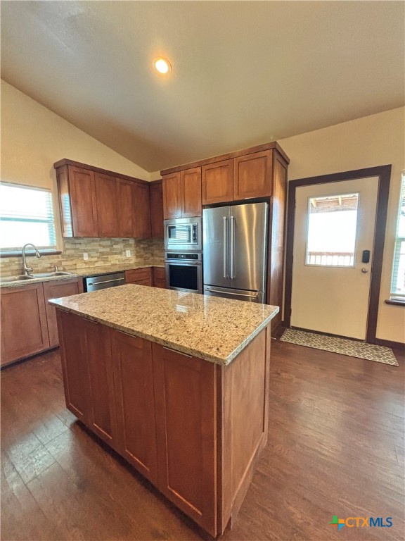 174 Riley Lane Port O'Connor, TX 77982 - Photo 9 of 47