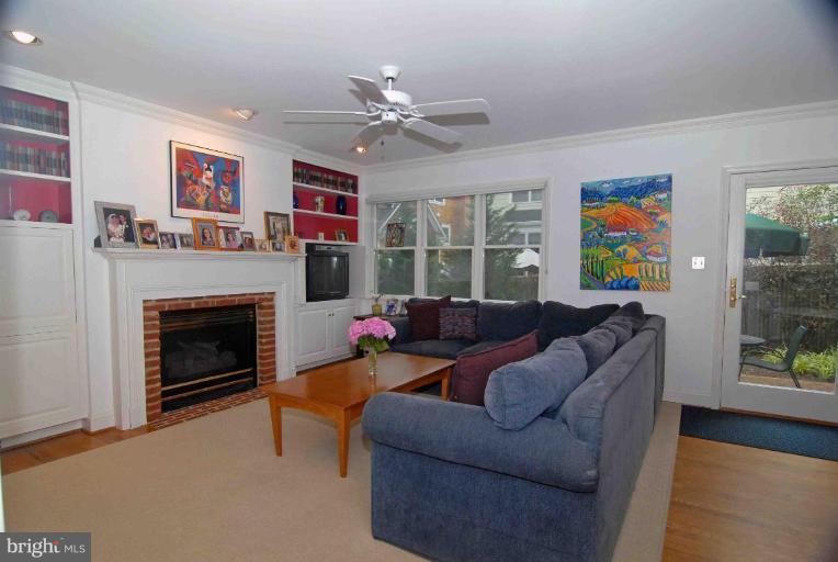 5316 Wakefield Road Bethesda, MD 20816 - Photo 13 of 21 Family Room