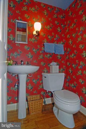 5316 Wakefield Road Bethesda, MD 20816 - Photo 18 of 21 Half Bath 1