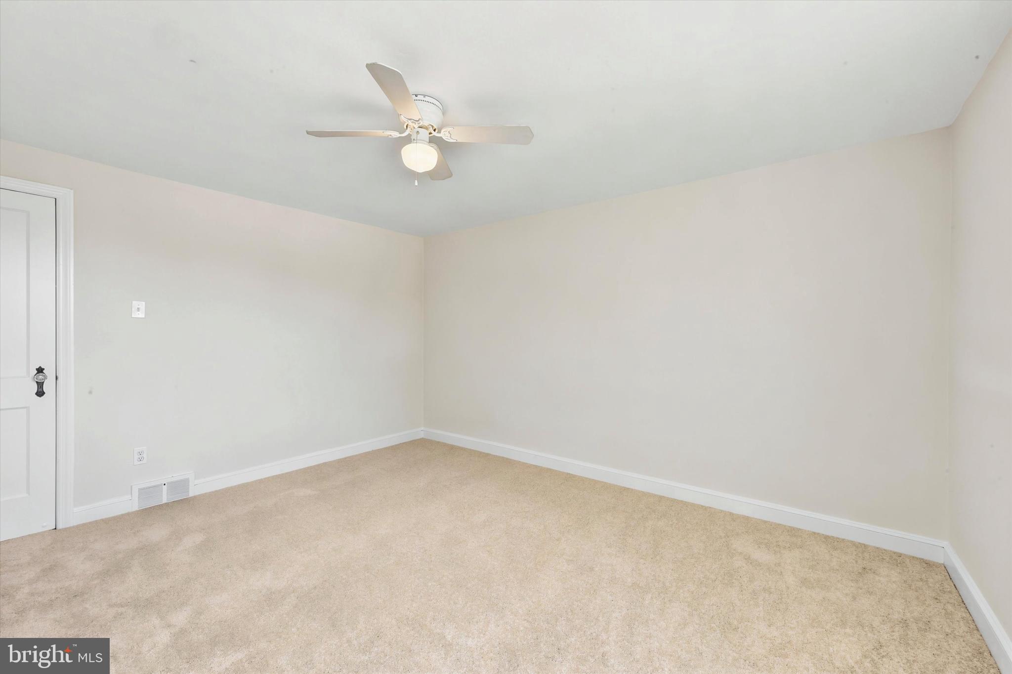 1129 Stratford Road Glenolden, PA 19036 - Photo 14 of 25 Spacious BR 1