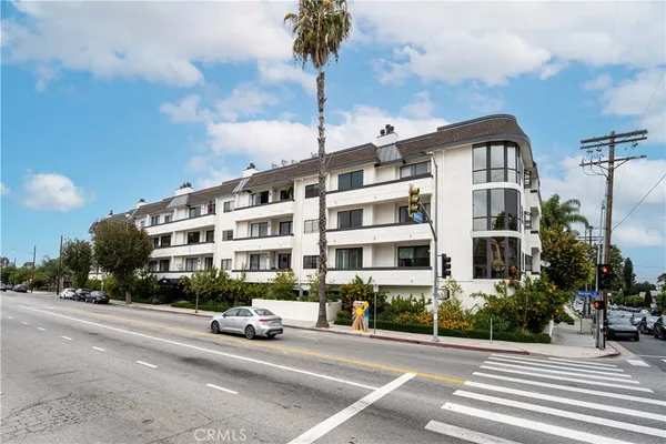 $4,200 | 14115 Moorpark Street, Sherman Oaks, CA 91423