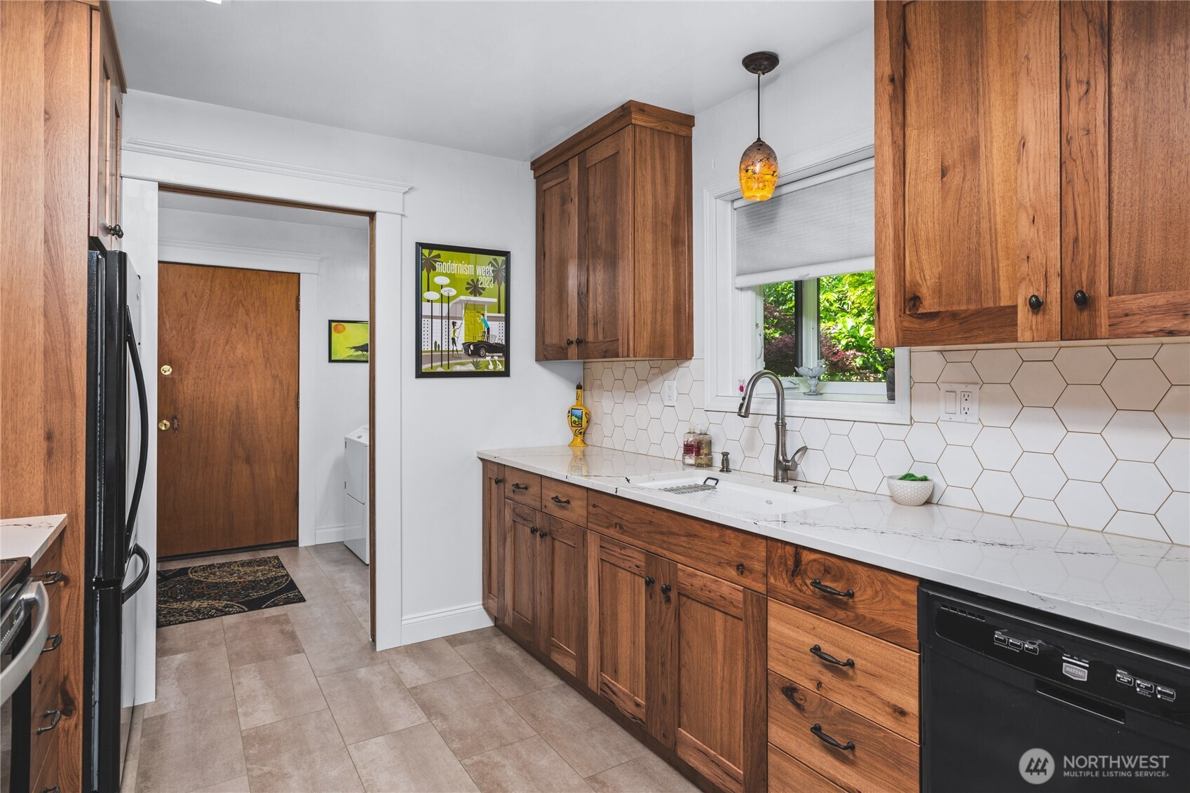 1605 9th Street Anacortes, WA 98221 - Photo 13 of 36