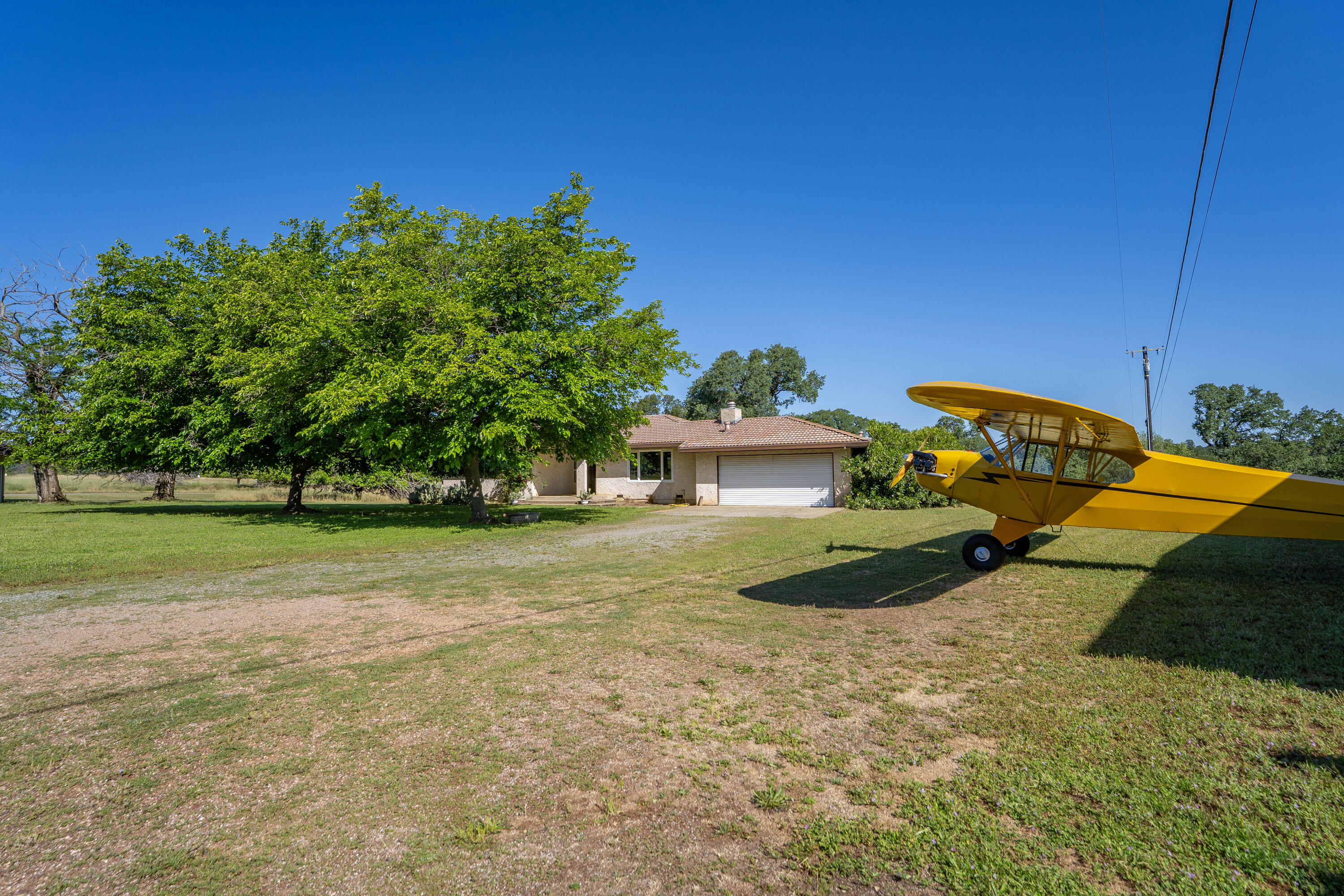 13220 Aztec Lane Red Bluff, CA 96080 - Photo 45 of 56 Taxi up to the front door