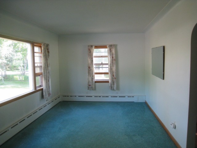 4862 Jensen Road Duluth, MN 55803 - Photo 5 of 16 Living Room