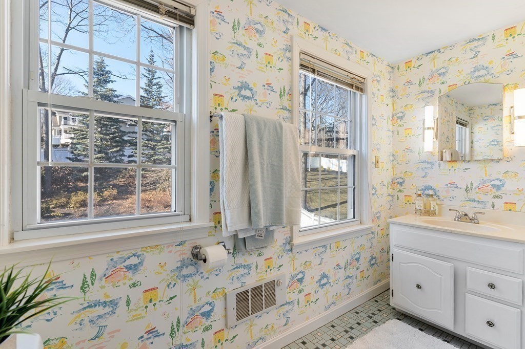 10 Everett Paine Boulevard Marblehead, MA 01945 - Photo 15 of 24