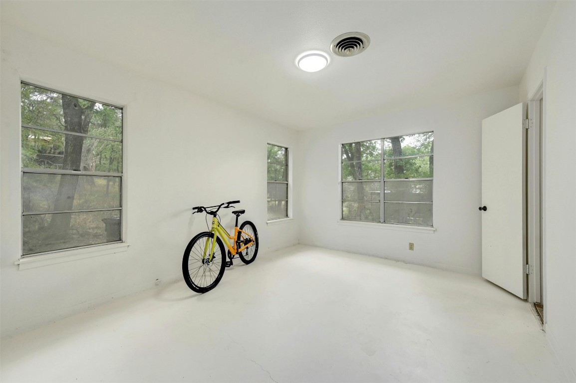 20 Pillow Road Sunset Valley, TX 78745 - Photo 13 of 27