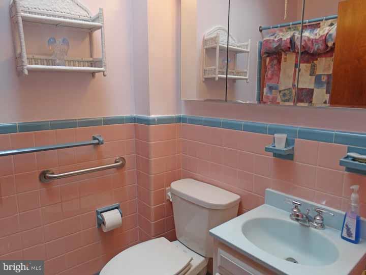 3125 Welsh Road Philadelphia, PA 19136 - Photo 8 of 12 Bathroom