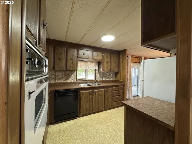 $999,000 | 9230 State Route 14, Wishram, WA 98673