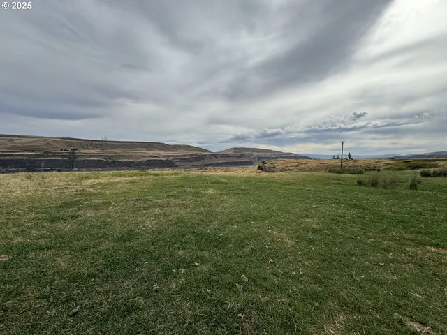 $999,000 | 9230 State Route 14, Wishram, WA 98673