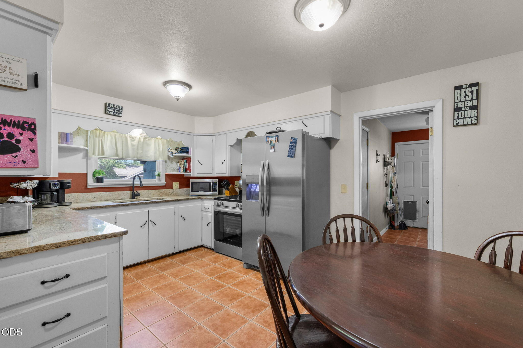1036 Southwest 13th Street Redmond, OR 97756 - Photo 11 of 29