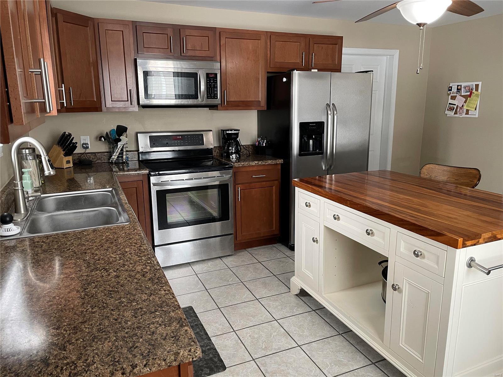 5425 Humbert Road Alton, IL 62002 - Photo 11 of 41 Gallery Image 11