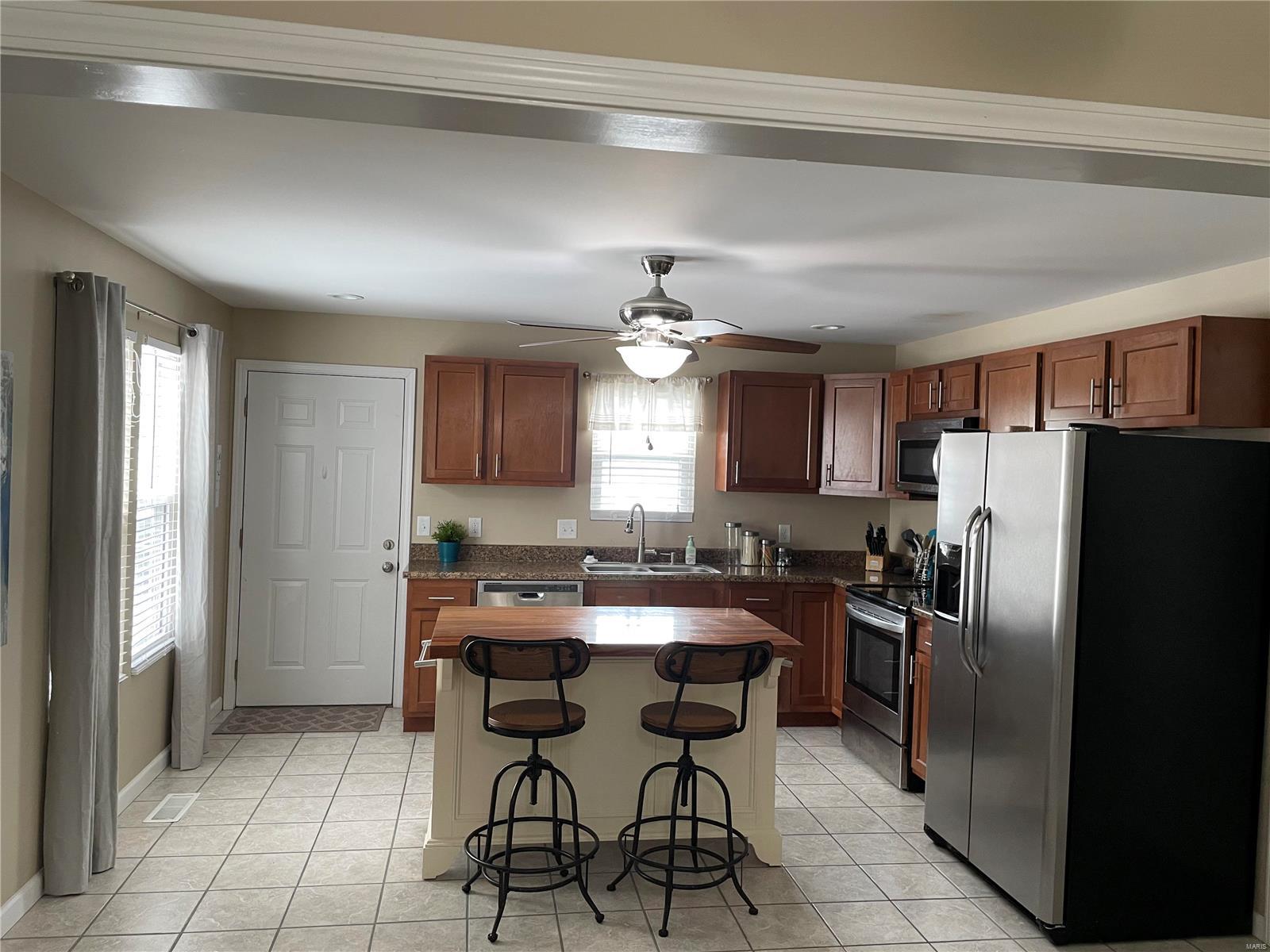 5425 Humbert Road Alton, IL 62002 - Photo 9 of 41 Gallery Image 9