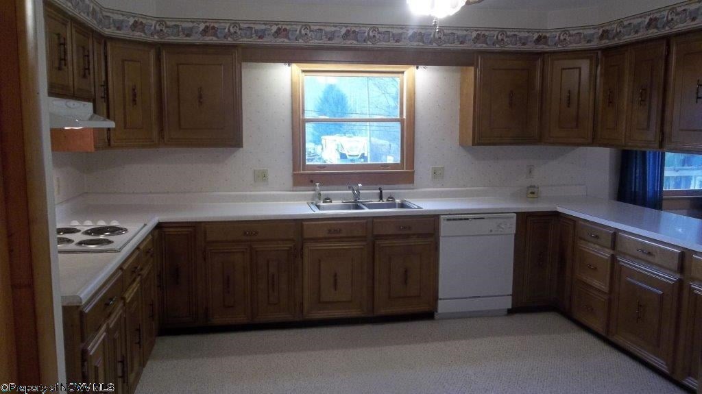 3029 Old Rte 33 Weston, WV 26452 - Photo 3 of 14 Gallery Image 3