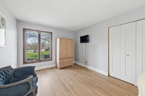 $375,000 | 1163 Mistwood Court, Downers Grove, IL 60515