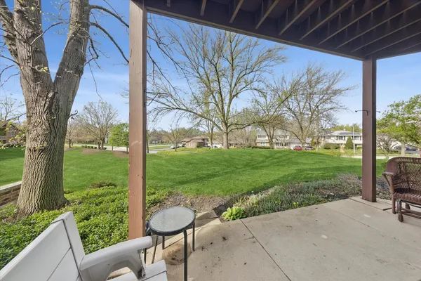 $375,000 | 1163 Mistwood Court, Downers Grove, IL 60515