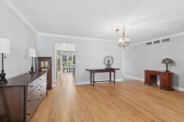 $375,000 | 1163 Mistwood Court, Downers Grove, IL 60515