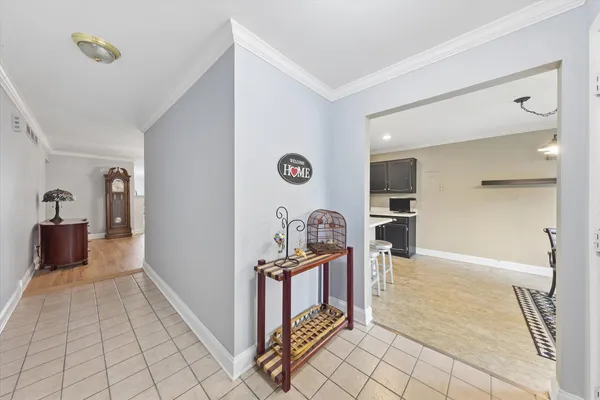 $375,000 | 1163 Mistwood Court, Downers Grove, IL 60515