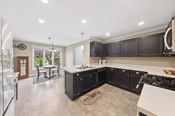 $375,000 | 1163 Mistwood Court, Downers Grove, IL 60515