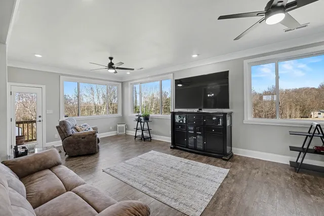 $950,000 | 1645 Old Lewisburg Highway, Columbia, TN 38401