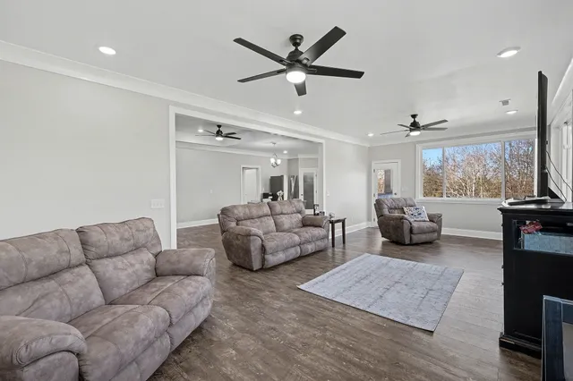 $950,000 | 1645 Old Lewisburg Highway, Columbia, TN 38401