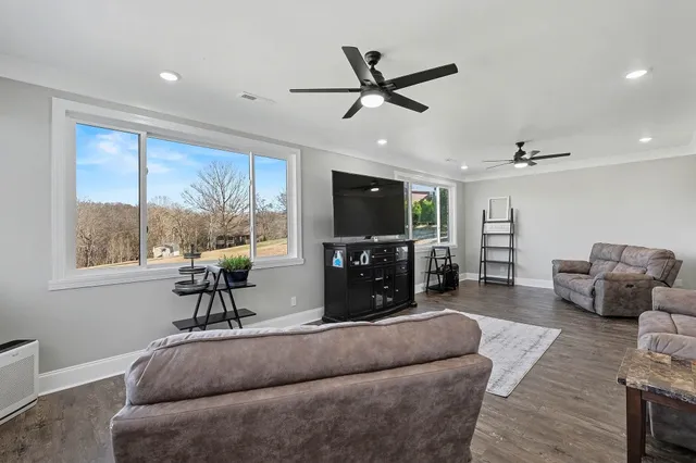 $950,000 | 1645 Old Lewisburg Highway, Columbia, TN 38401