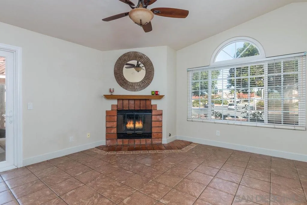 1309 Powell Road Oceanside, CA 92056 - Photo 5 of 25 Gallery Image 5