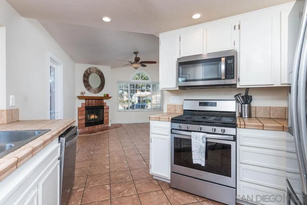 1309 Powell Road Oceanside, CA 92056 - Photo 8 of 25 Gallery Image 8