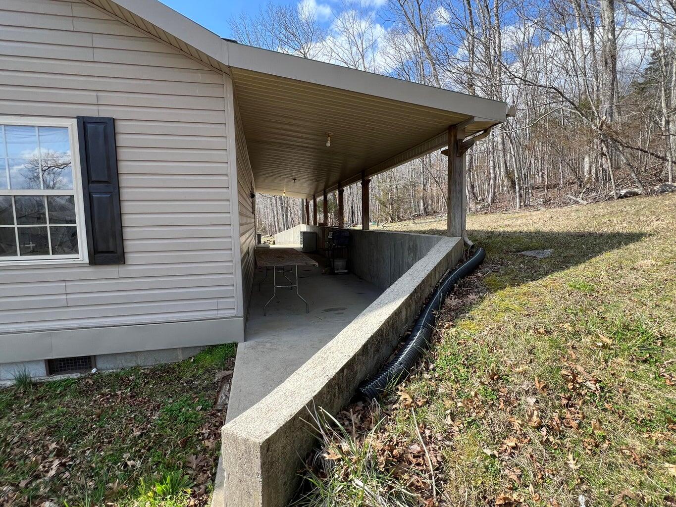 190 H Flynn Road Bronston, KY 42518 - Photo 4 of 26 Flynn house 11